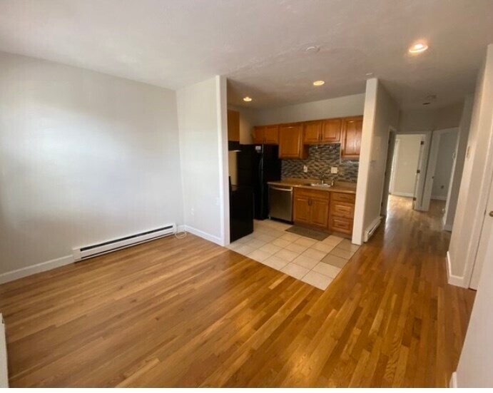 208 H St, Unit #1 in Boston, MA - Building Photo