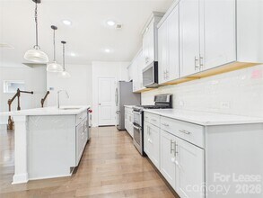 3941 Woodland View Dr in Charlotte, NC - Building Photo - Building Photo