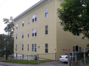 14 Duxbury Rd in Worcester, MA - Foto de edificio - Building Photo