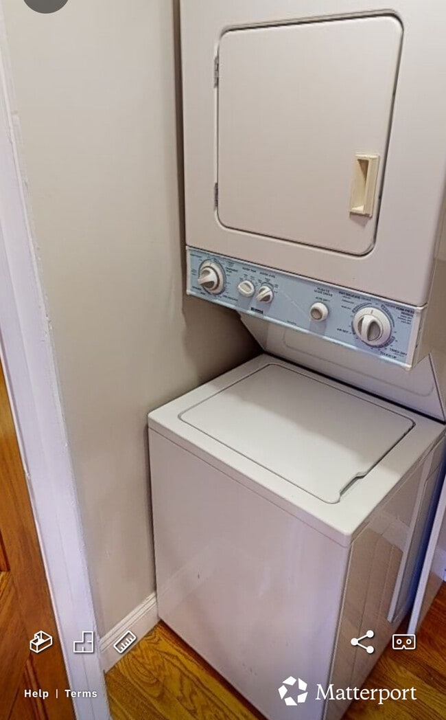 571 Franklin St, Unit 1L in Cambridge, MA - Building Photo - Building Photo