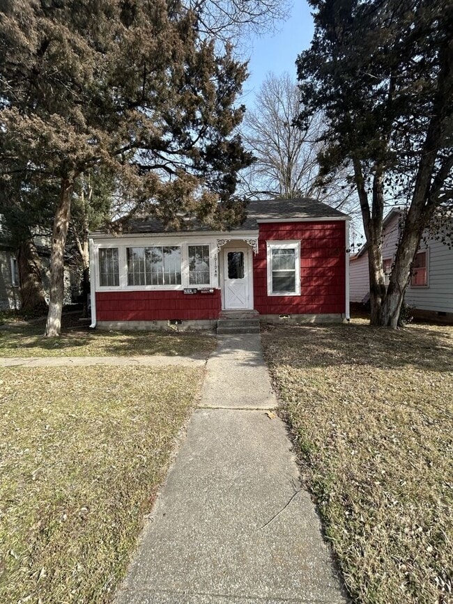 property at 1919 S Broadway St