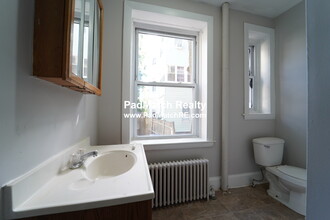 142 Davis Ave in Brookline, MA - Building Photo - Building Photo