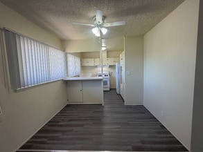 700 N East End Ave in Pomona, CA - Building Photo - Building Photo