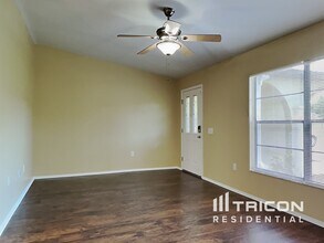 3026 Aldoro Ave in Spring Hill, FL - Building Photo - Building Photo