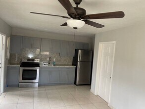 6337 Dawson St in Hollywood, FL - Foto de edificio - Building Photo