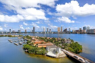 6000 Island Blvd in Aventura, FL - Building Photo - Building Photo