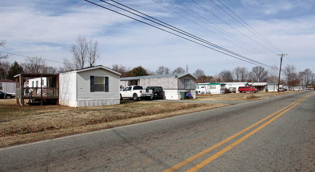 209 River St in Graham, NC - Foto de edificio - Building Photo