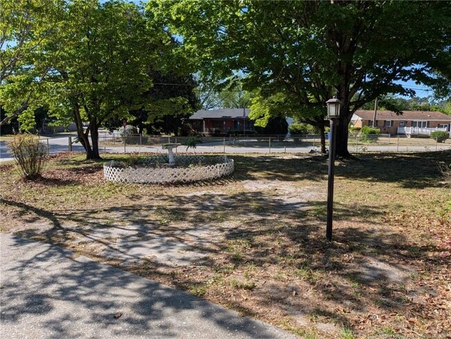 1403 Mack St in Spring Lake, NC - Building Photo - Building Photo