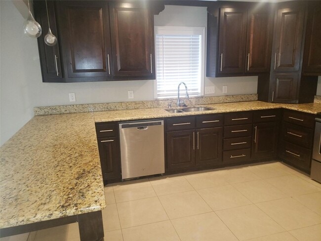 8105 Canoe Ridge Ln in Denton, TX - Building Photo - Building Photo