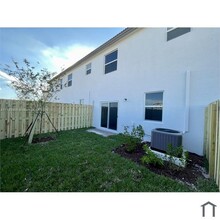 2663 SE 28th St in Homestead, FL - Building Photo - Building Photo