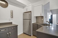 747 Michigan Ave, Unit 201 in Miami Beach, FL - Building Photo - Building Photo