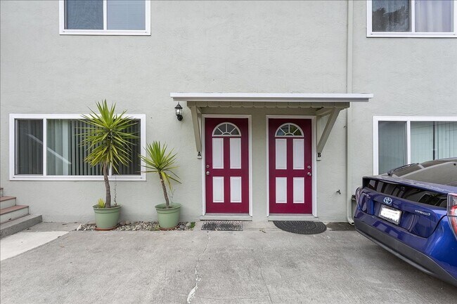 1033 Central Ave in Alameda, CA - Building Photo - Building Photo