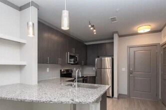 185 Cliftwood Dr NE in Sandy Springs, GA - Foto de edificio - Building Photo