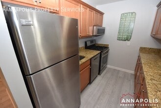 607 Oakland Hills Ct in Arnold, MD - Foto de edificio - Building Photo
