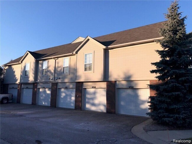 27208 Chesapeake Cir in Commerce Township, MI - Building Photo - Building Photo