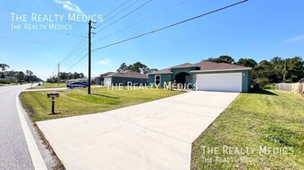 1070 Eldron Blvd SE in Palm Bay, FL - Foto de edificio - Building Photo