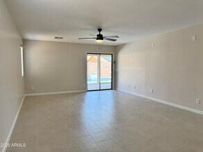 45008 Miramar Rd in Maricopa, AZ - Foto de edificio - Building Photo