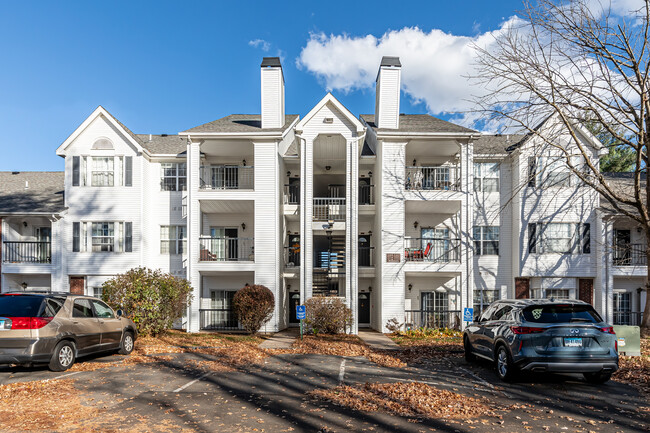 Carriage Park in East Hartford, CT - Building Photo - Building Photo