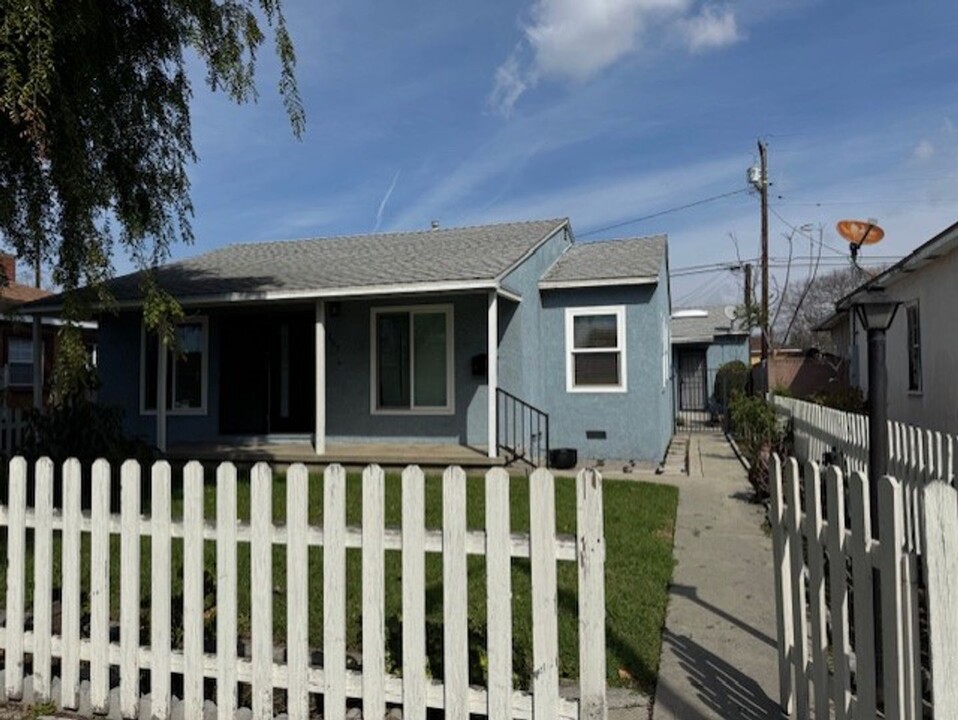 157 E Harcourt St in Long Beach, CA - Building Photo