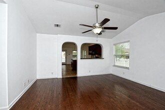 1508 Rices Crossing Ln in Round Rock, TX - Foto de edificio - Building Photo