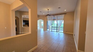 5405 Emerald Bay Ln in Lady Lake, FL - Building Photo - Building Photo