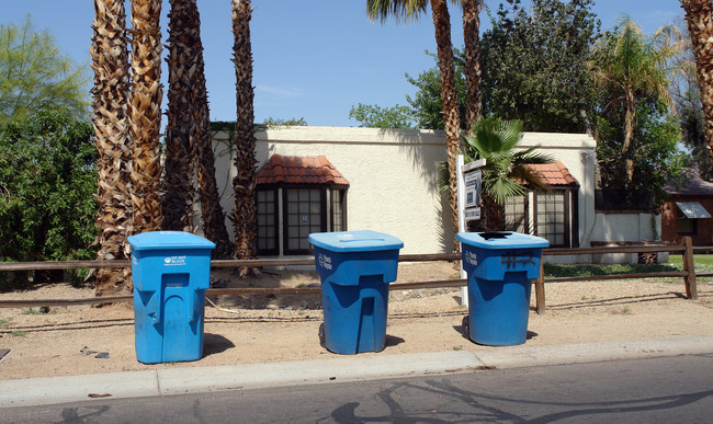 Alexsi Apartments in Phoenix, AZ - Building Photo - Building Photo