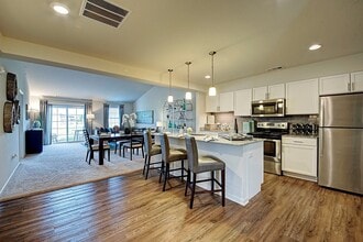 4215 Pond Willow Rd in Naperville, IL - Building Photo - Building Photo