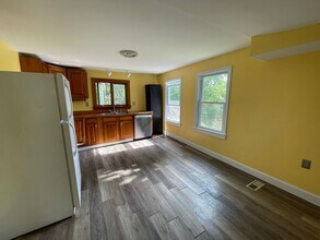 40 Summer St in Lee, MA - Building Photo - Building Photo
