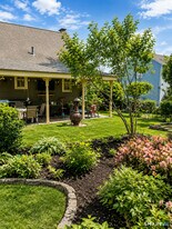 321 Middle Turnpike W in Manchester, CT - Building Photo