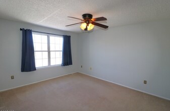 1714 Breckenridge Dr in Branchburg, NJ - Building Photo - Building Photo