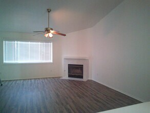 6823 Slickrock Dr in Bakersfield, CA - Building Photo - Building Photo