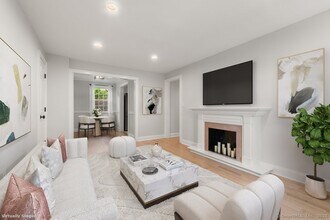 10 Clarmore Dr in Norwalk, CT - Building Photo - Building Photo