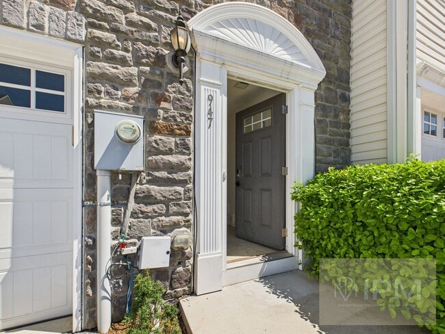 property at 947 Brechin Ln