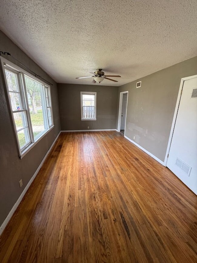 1401 N Eisenhower Dr in Junction City, KS - Building Photo - Building Photo