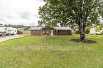2821 Vicksburg Ln in Strawberry Plains, TN - Building Photo - Building Photo