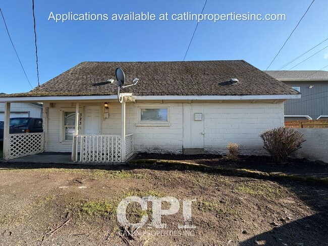 property at 323.5 15th Ave