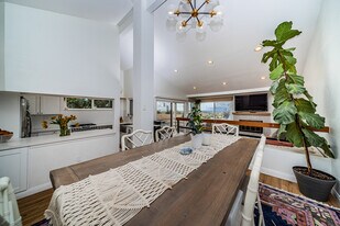 969 Hygeia Ave in Encinitas, CA - Building Photo
