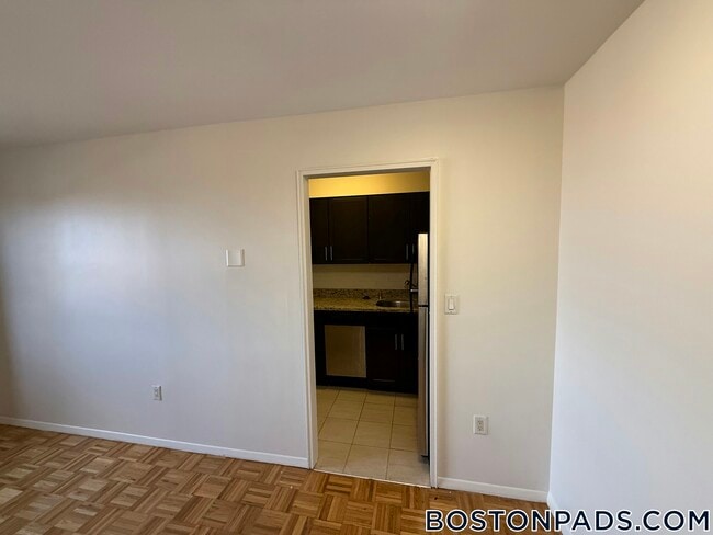 175 Freeman St in Brookline, MA - Building Photo - Building Photo