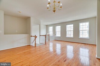 12587 Birkdale Way in Fairfax, VA - Building Photo - Building Photo