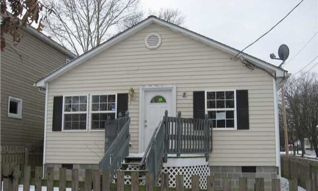 property at 8 W 31st St