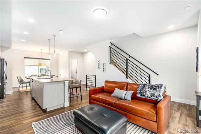 5614 W 11th Pl in Lakewood, CO - Building Photo