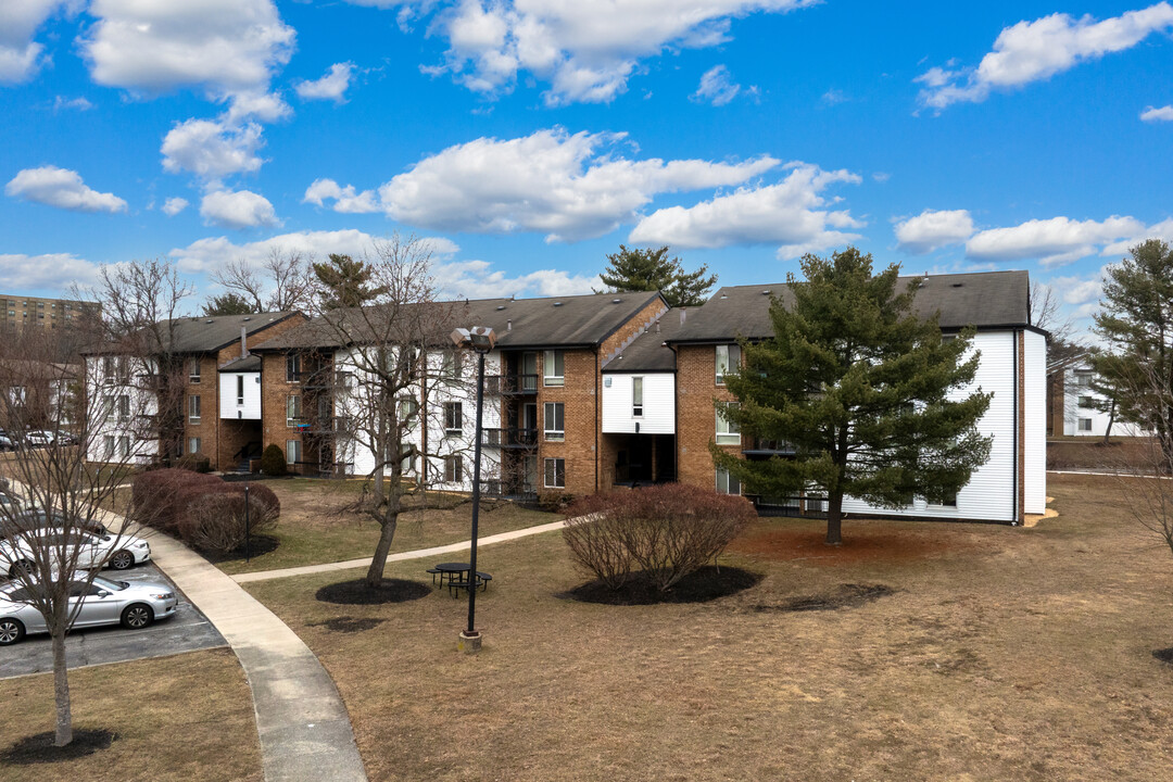 The Vista Lakeside in Voorhees, NJ - Building Photo