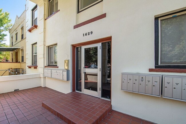 1629 N Clarkson St in Denver, CO - Building Photo - Building Photo