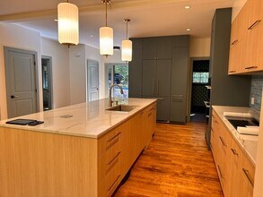 22 Kruger Rd in Hopkinton, MA - Foto de edificio - Building Photo