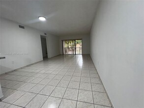 200 W Park Dr in Miami, FL - Building Photo - Building Photo