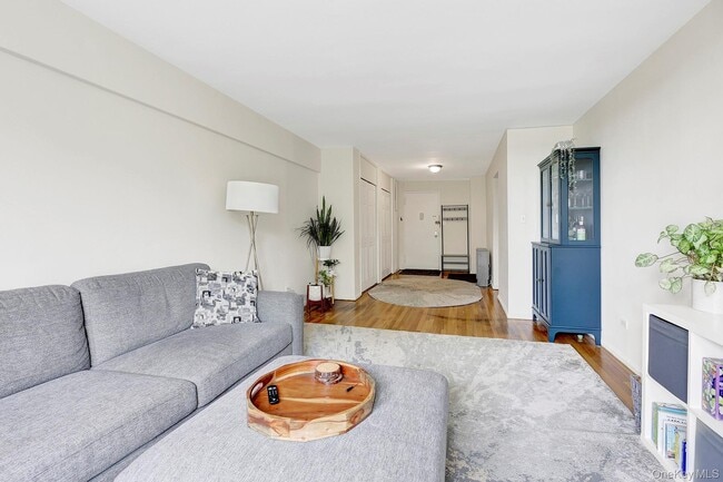 property at 1200 E 53rd St