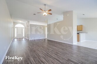 657 Winding Lake Dr in Clermont, FL - Building Photo - Building Photo