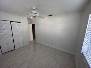 1220 NW 53rd St in Miami, FL - Building Photo - Building Photo