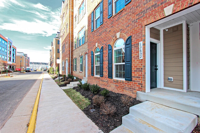 property at 13652 Endeavour Dr