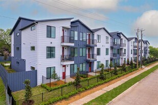 3235 Dallas St in Dallas, TX - Building Photo